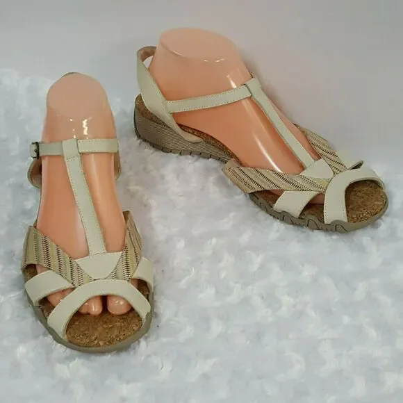 Skechers Womens 10 Sandals T-Strap Beige Striped Strappy Cork Footbed Comfort - Picture 2 of 10